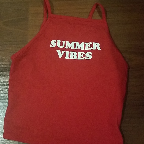 Box filled with different items - Picture 4 of 7